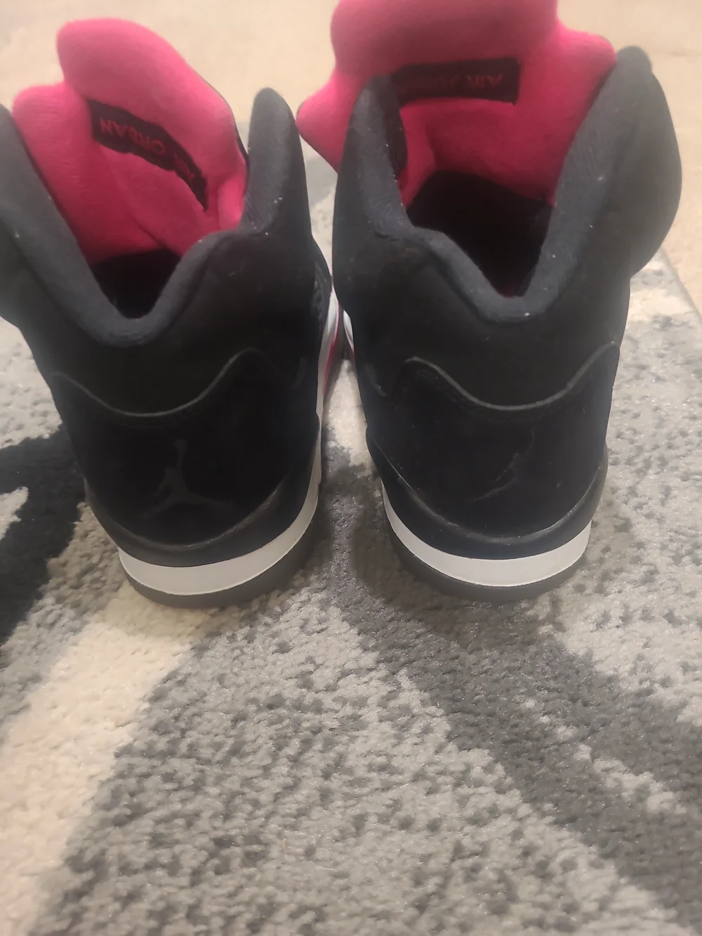 Air Jordan 5 Retro GS 'Deadly Pink' Size 5Y Missing One Lace